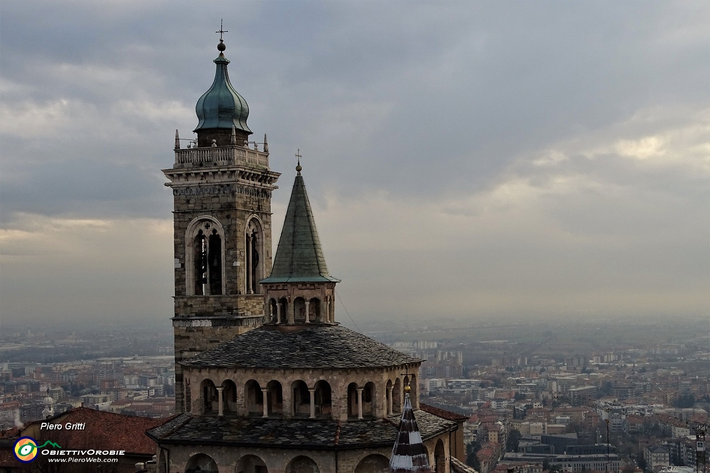 71 Dal Campanone Campanile e cupola di S.ta Maria Maggiore.JPG